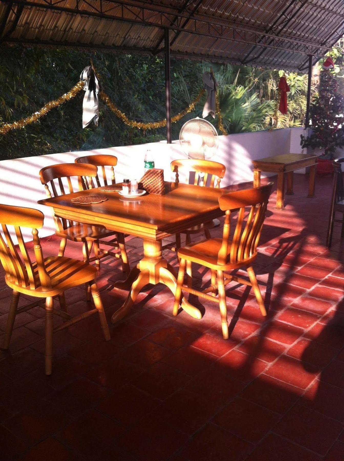Oyo Home 63551 Pleasant Stay Near Fort Kochi Beach Exterior photo